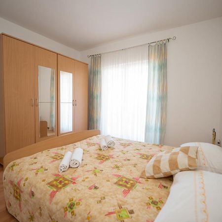 Apartments Biserka 诺瓦利娅 外观 照片