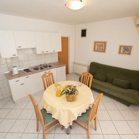 Apartments Biserka 诺瓦利娅 外观 照片