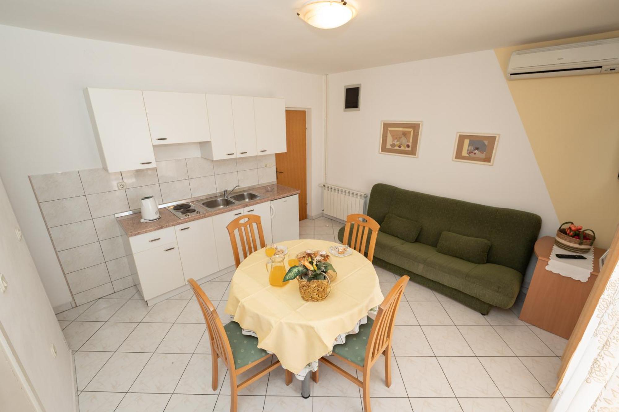 Apartments Biserka 诺瓦利娅 外观 照片
