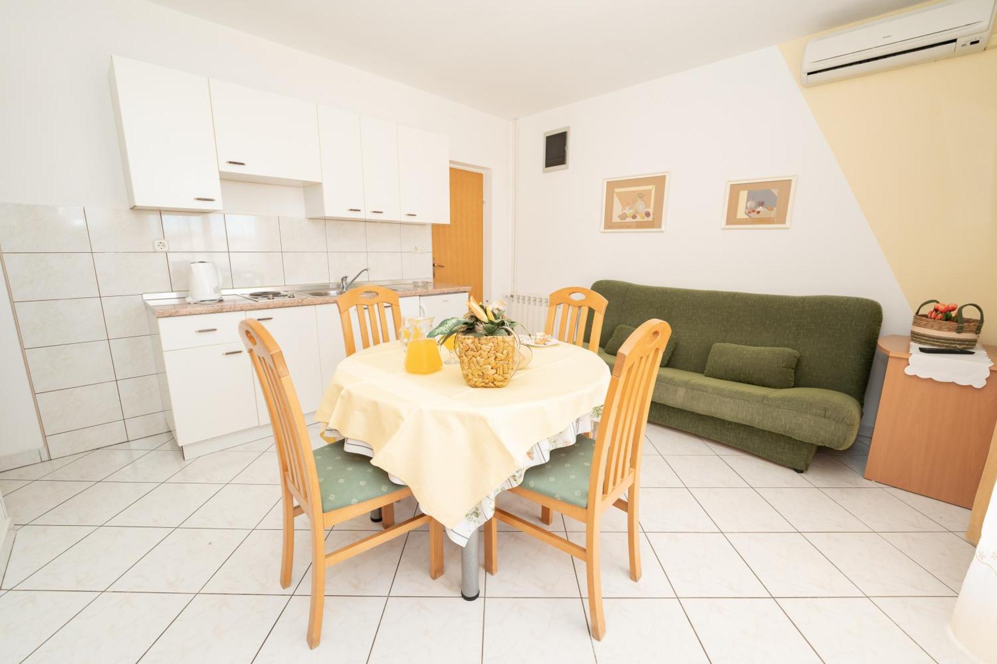 Apartments Biserka 诺瓦利娅 外观 照片
