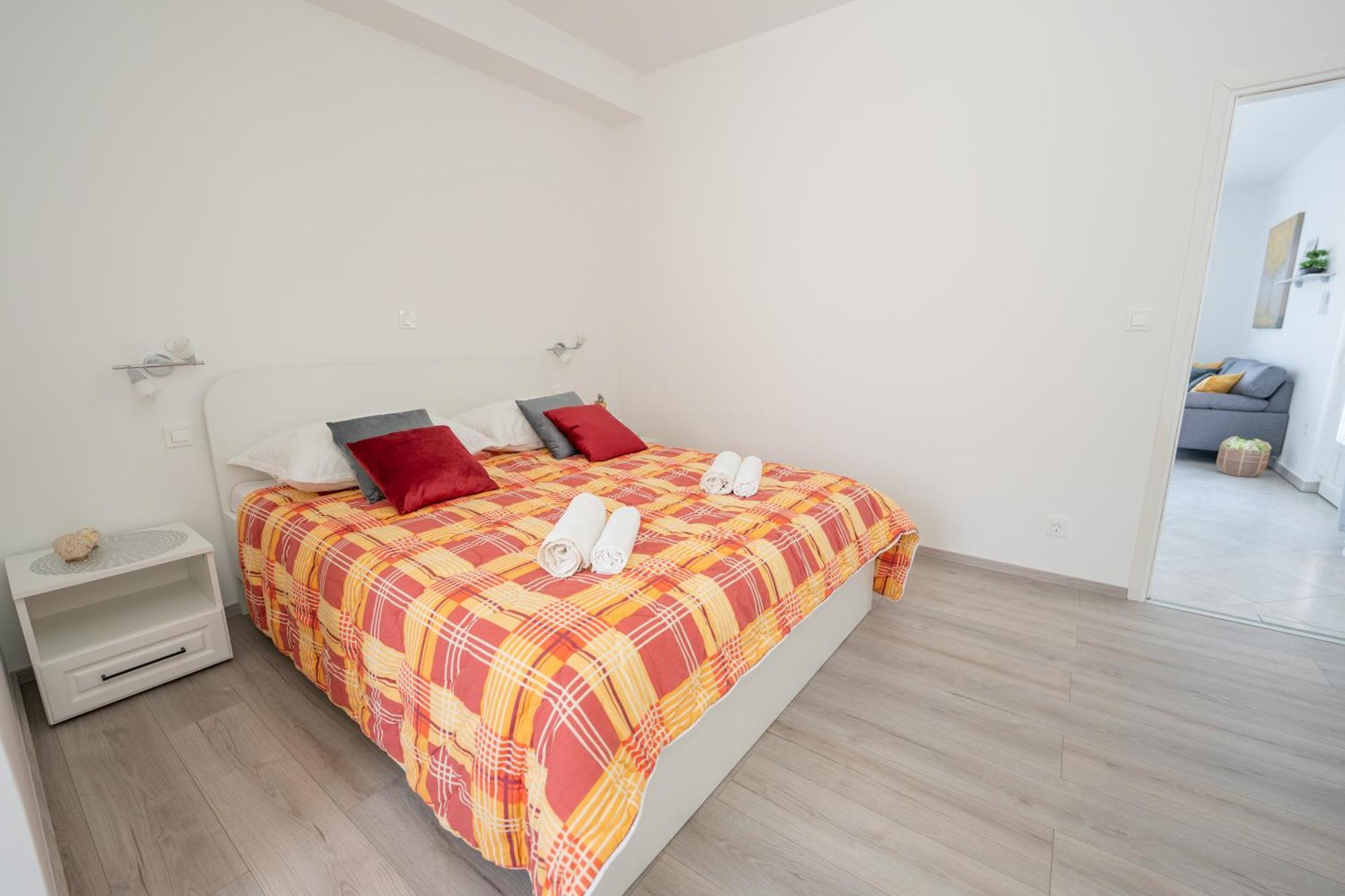 Apartments Biserka 诺瓦利娅 外观 照片