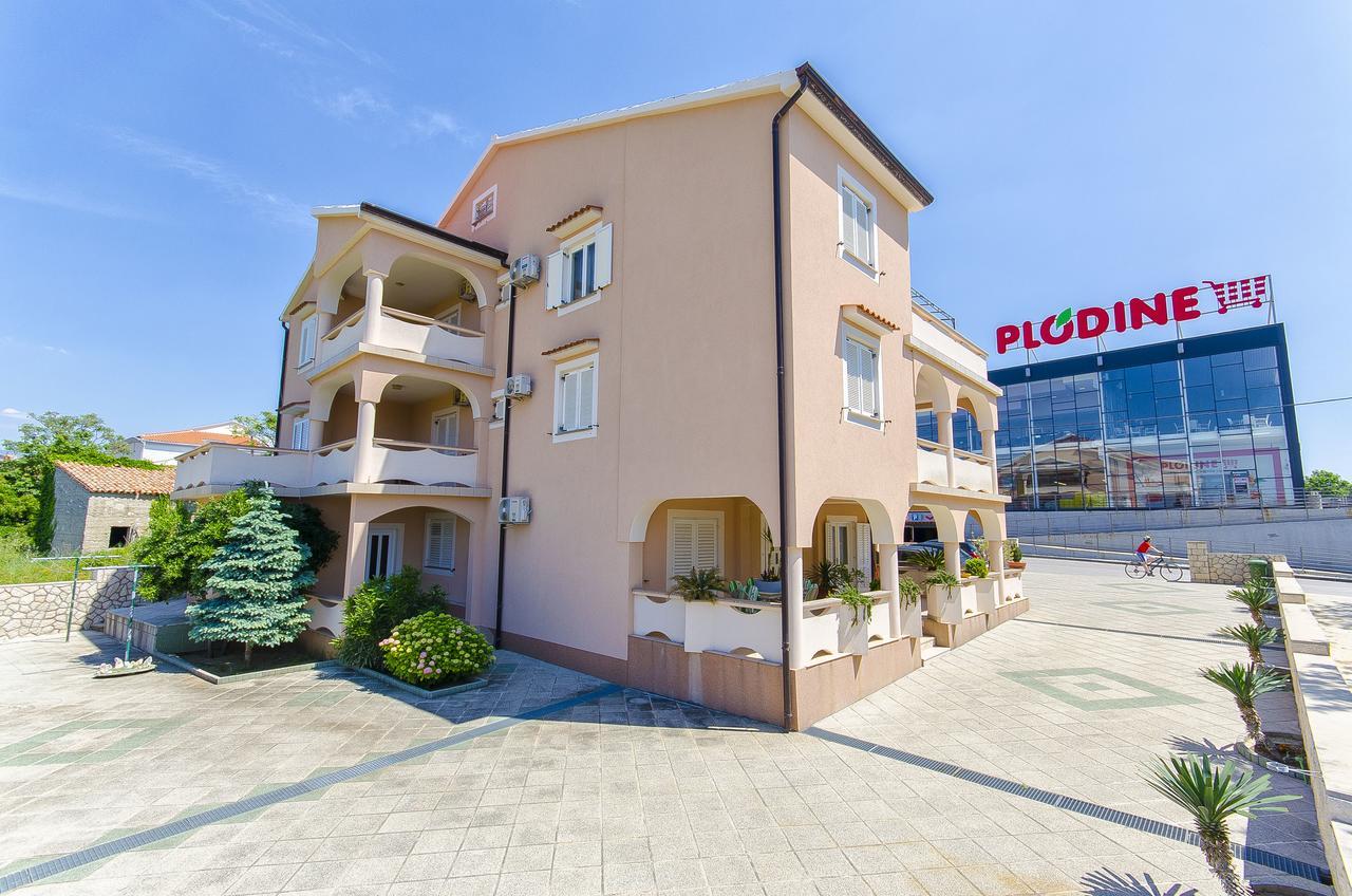 Apartments Biserka 诺瓦利娅 外观 照片