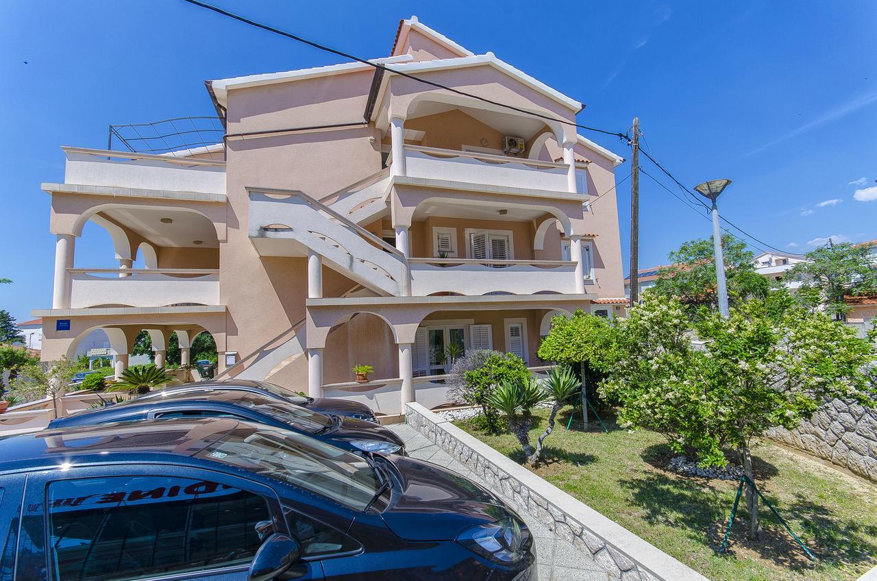 Apartments Biserka 诺瓦利娅 外观 照片